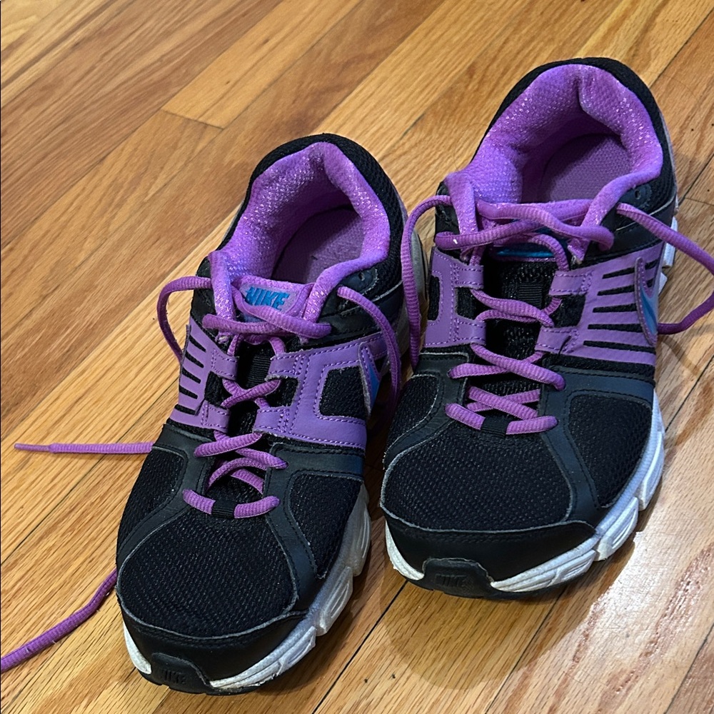 Nike Black and Purple Women's Sneakers